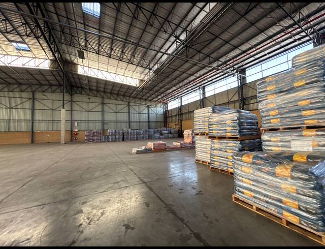 5,860M² WAREHOUSE TO LET IN GOSFORTH PARK